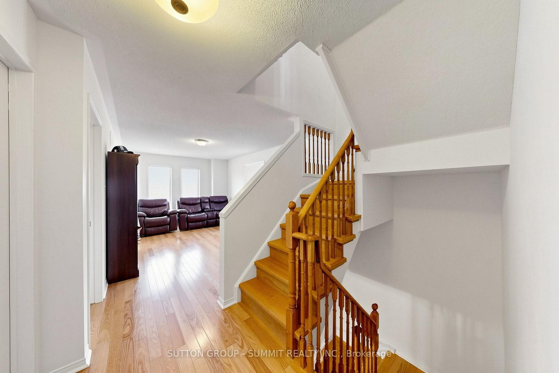 141 Gatwick Drive photo 25