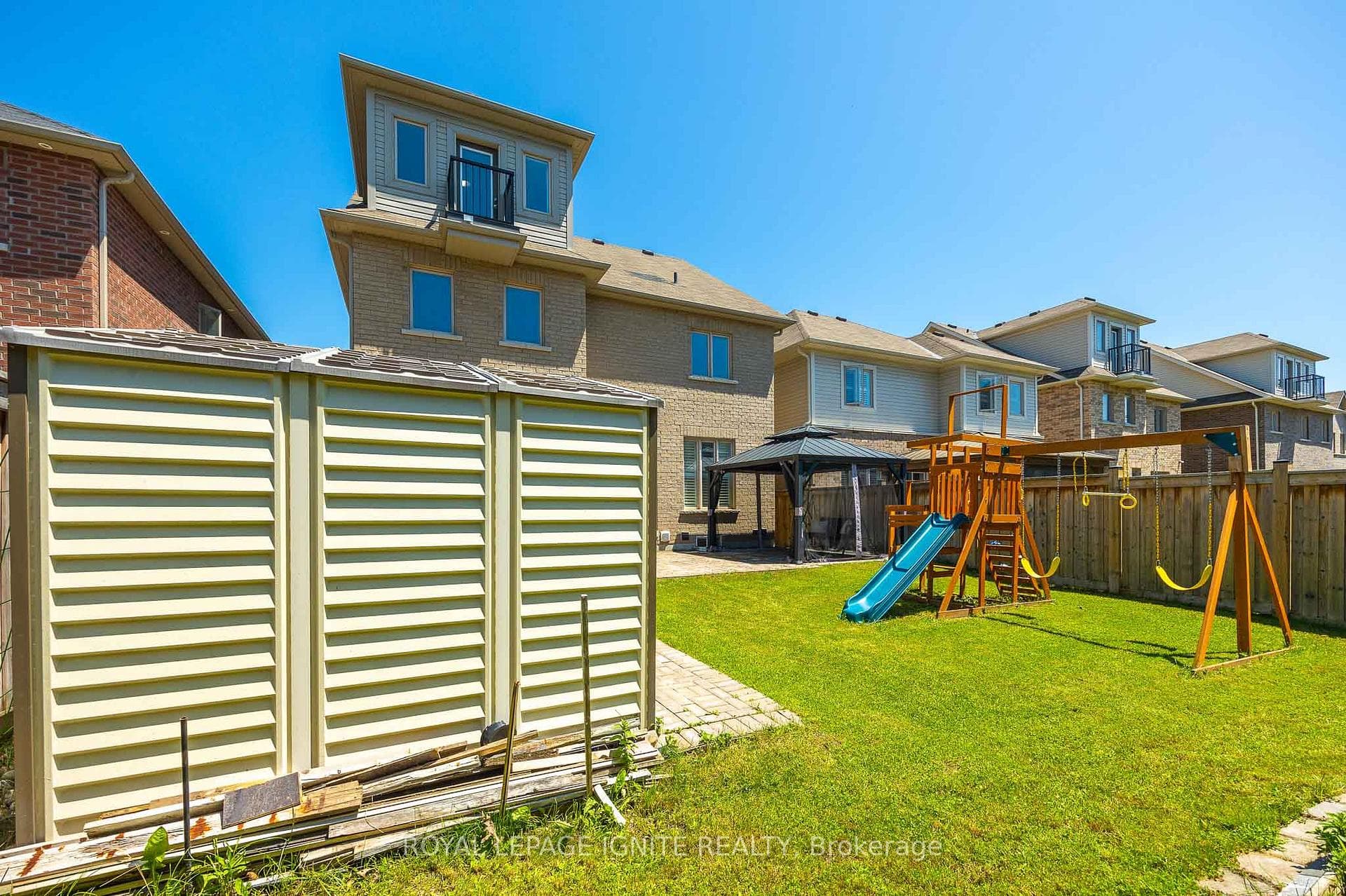 95 McRoberts Crescent photo 38