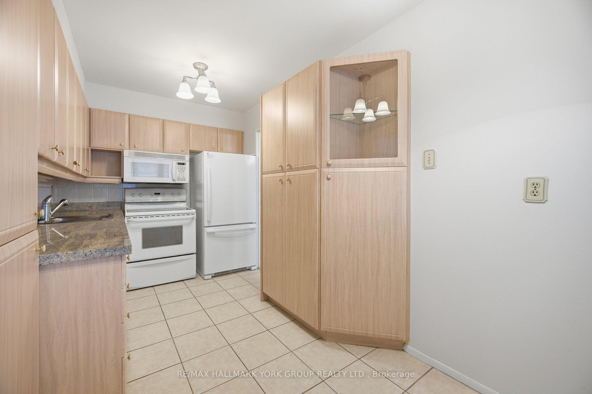 50 Baif Boulevard Unit 112 photo 10