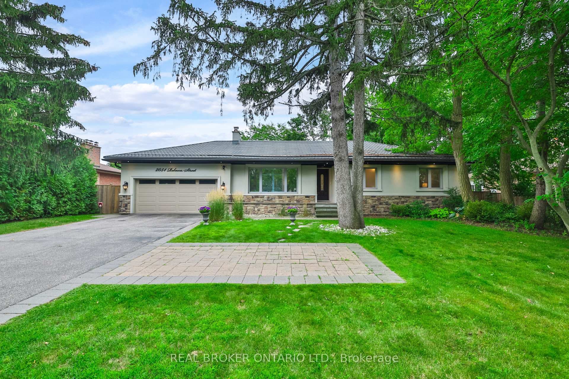 2054 Rebecca Street photo 1
