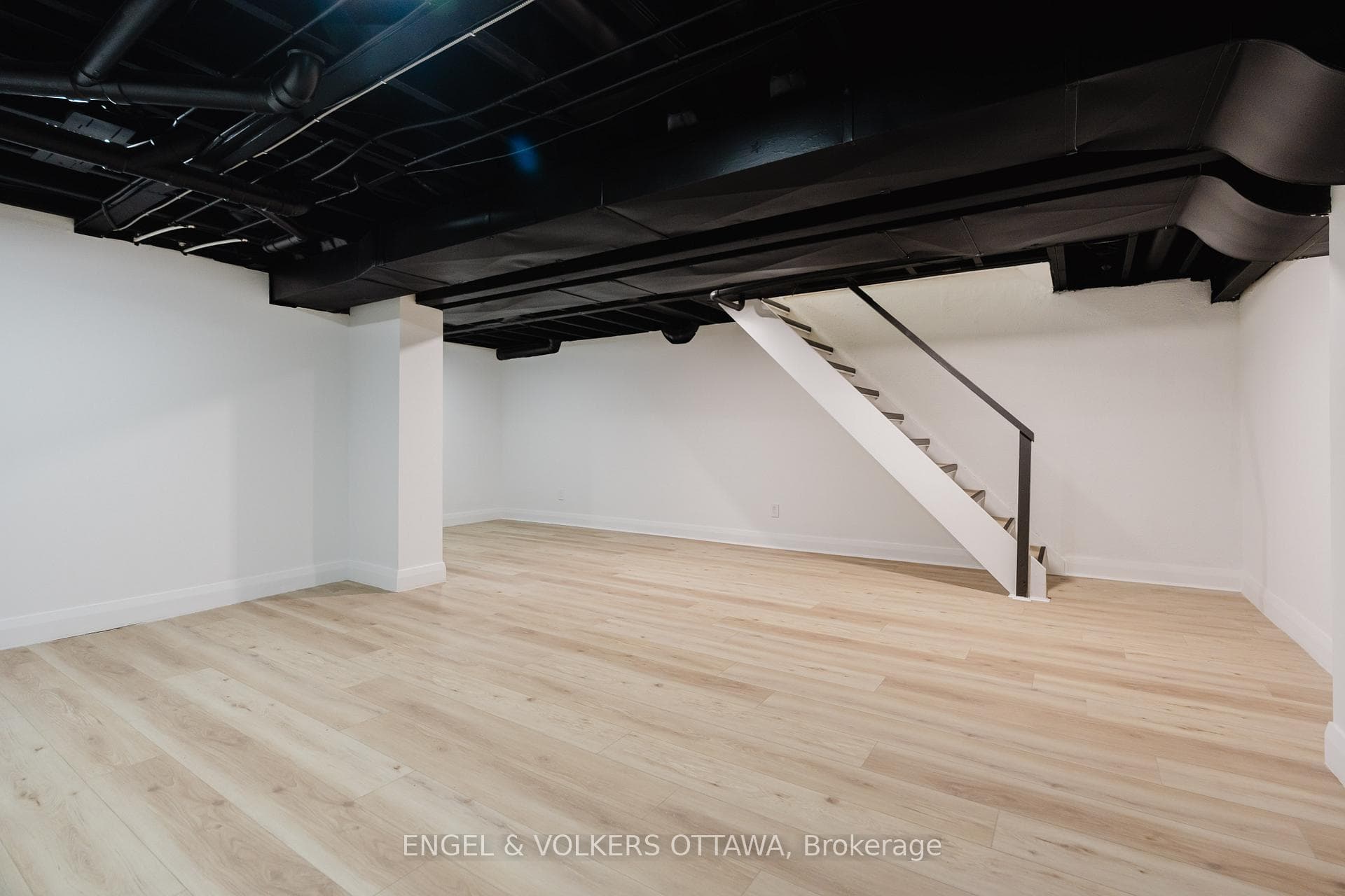 825 De Salaberry Street photo 48