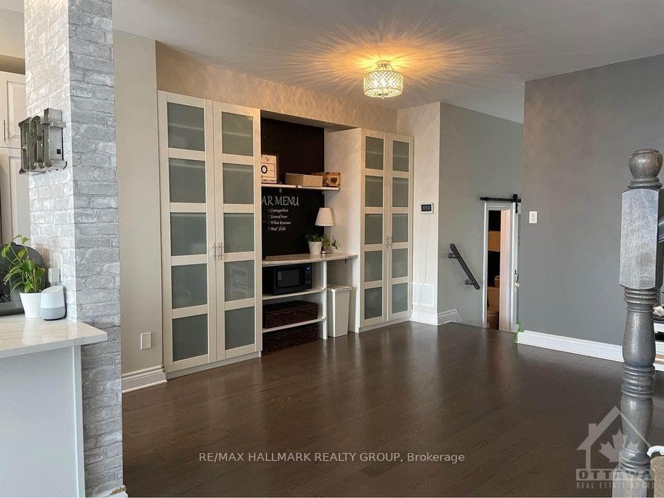 45 PEEVER Place photo 7