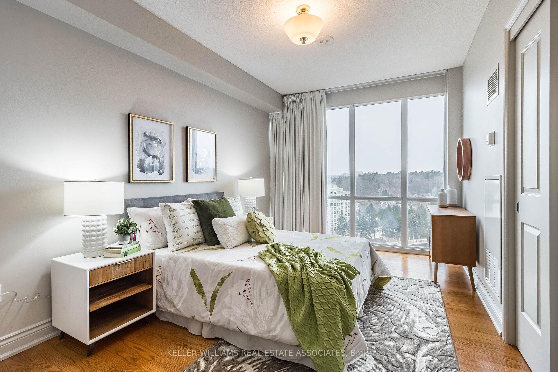 1665 The Collegeway N/A Unit 1202 photo 7