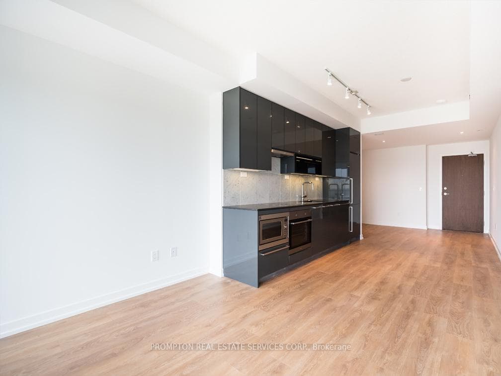 115 Mcmahon Drive Unit 2701 photo 4