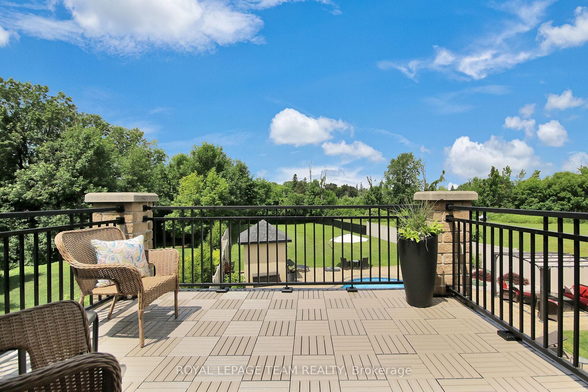 1419 Balmoral Drive photo 32