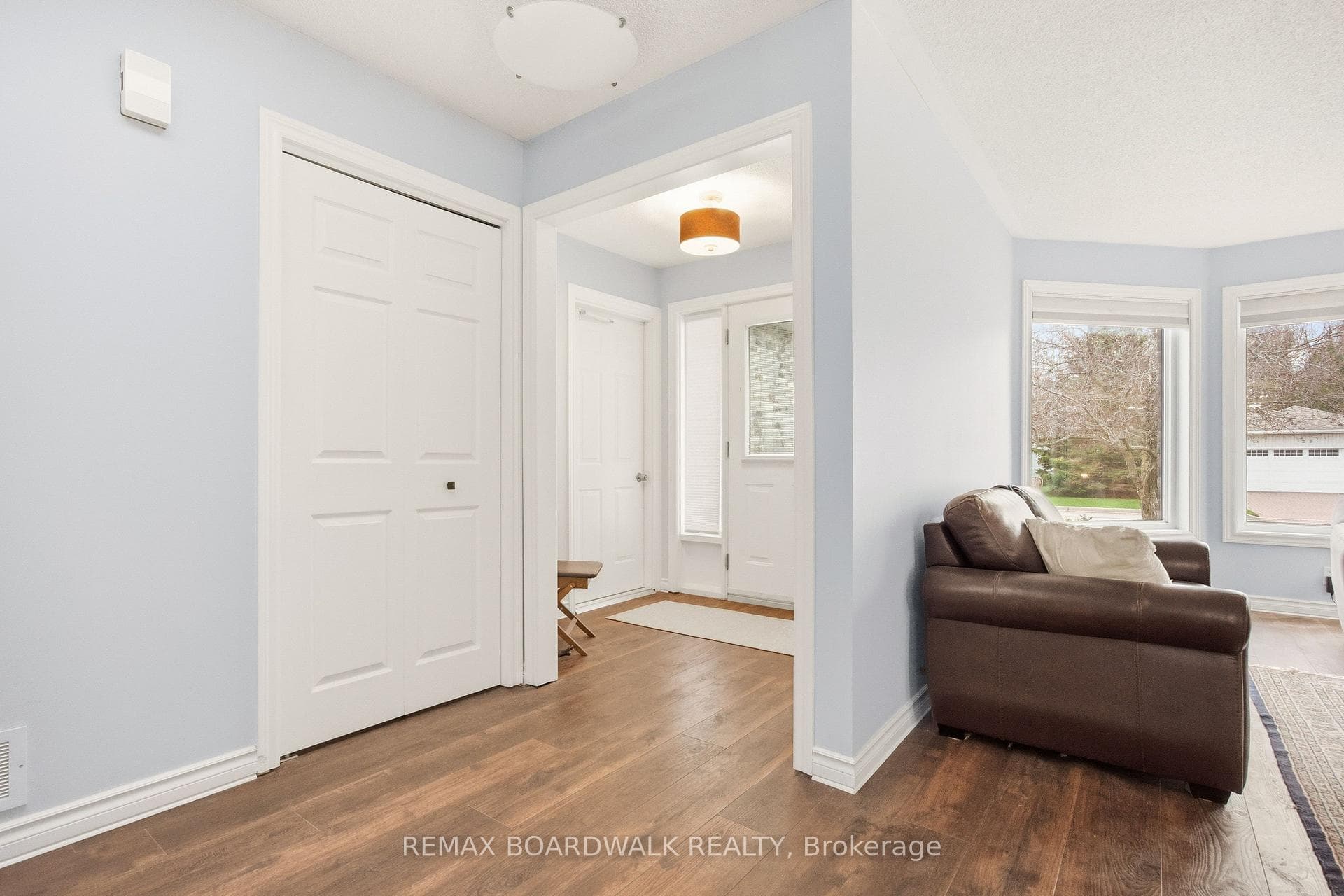 33 Treelawn Boulevard photo 5