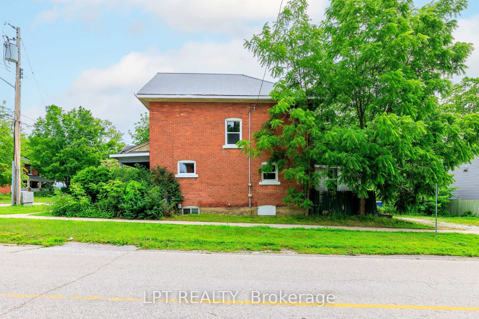 249 Harvey Street photo 7