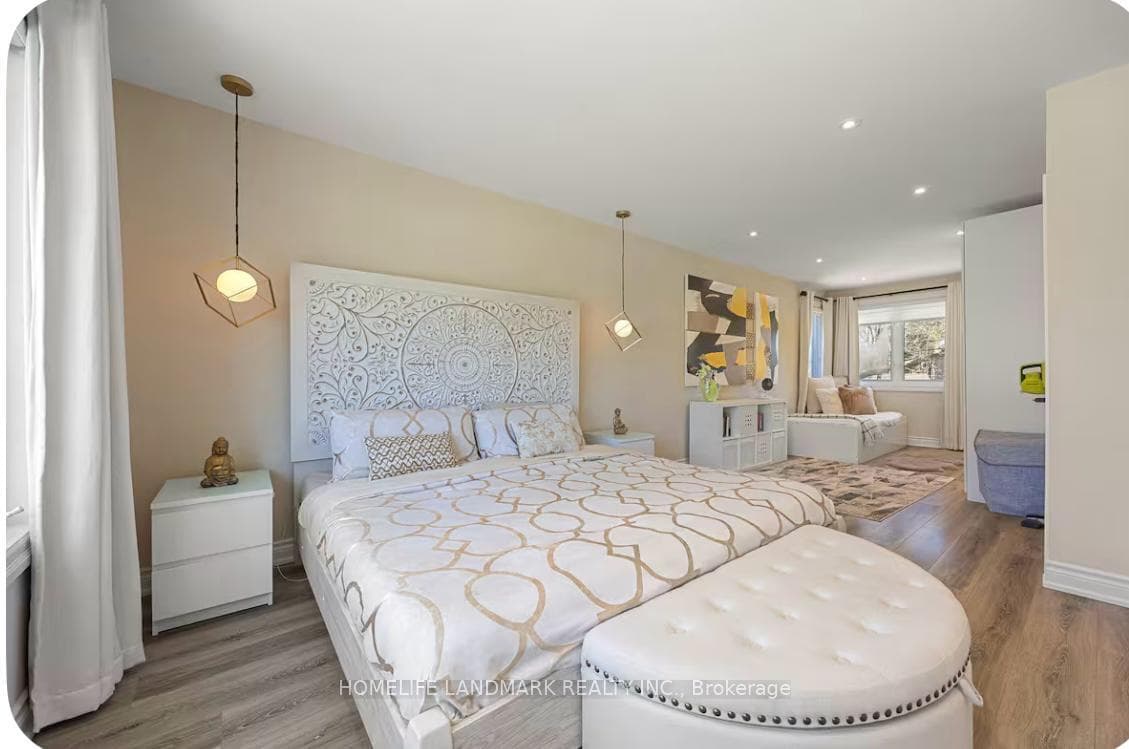 1739 Mount Albert Road photo 13