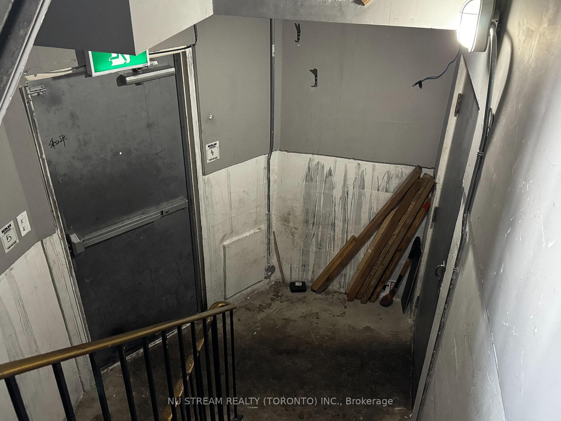 515 Bloor Street photo 28