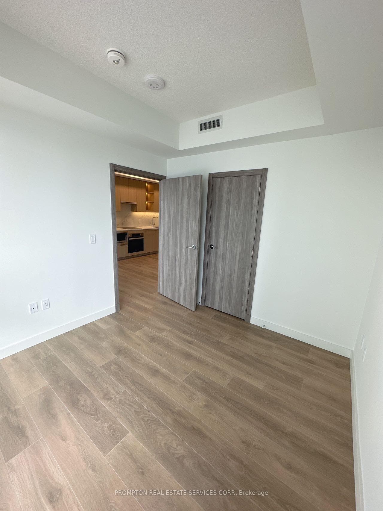 25 McMahon Drive Unit 1115 photo 6