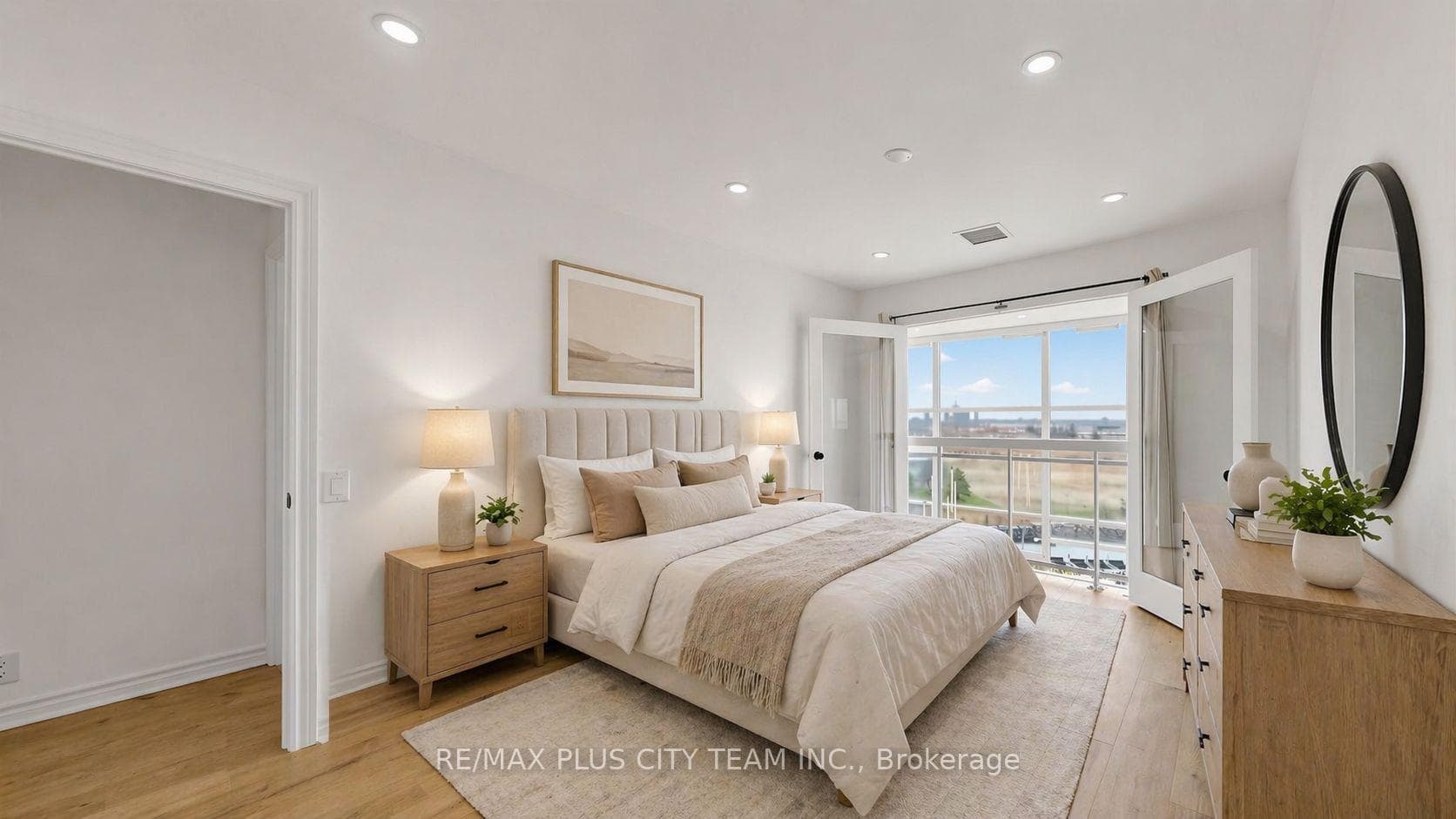 1720 Eglinton Avenue Unit 812 photo 14