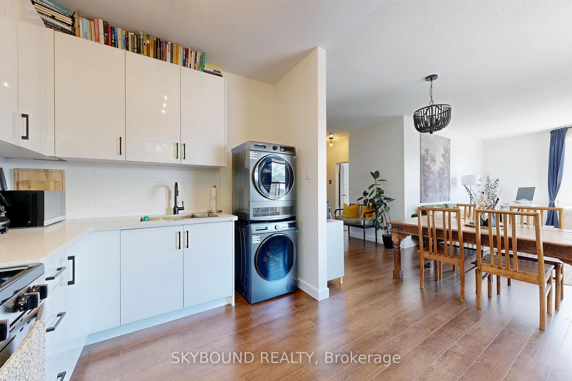 2104 Queen Street Unit B photo 1
