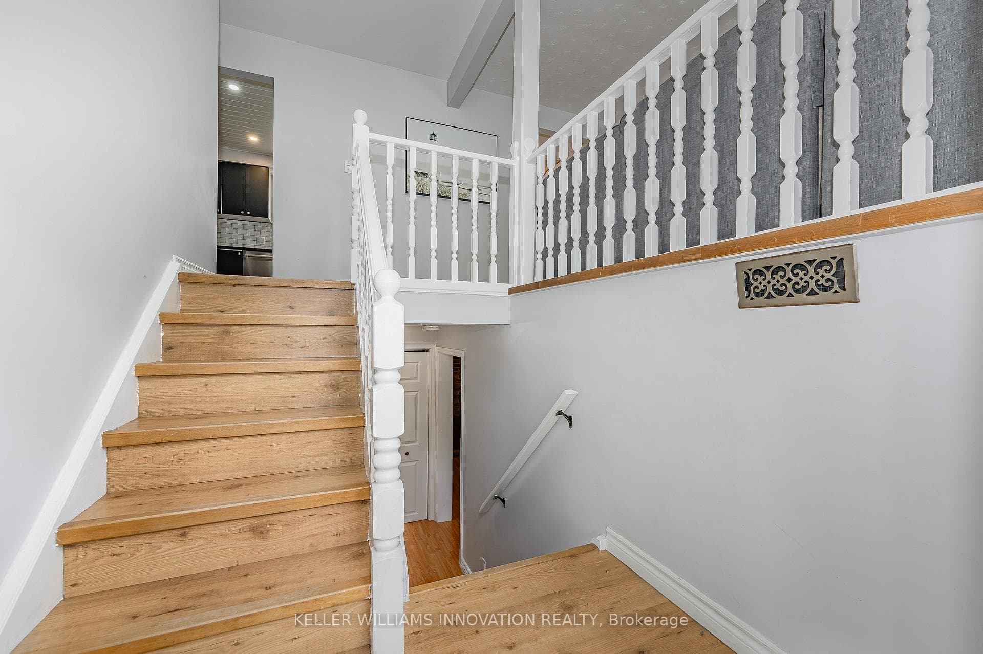 11 Victoria Glen Street photo 4