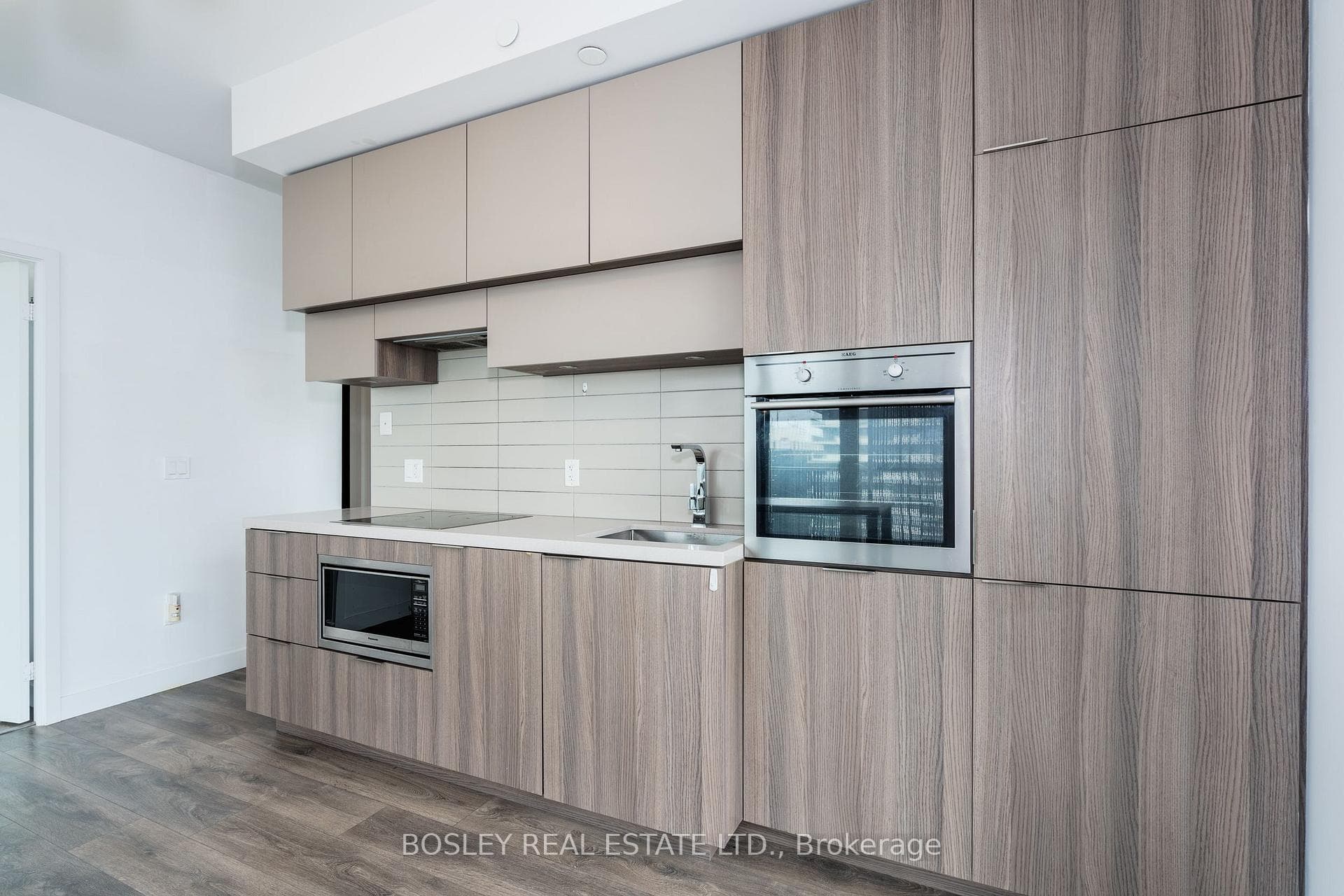 8 Eglinton Avenue Unit 1511 photo 10