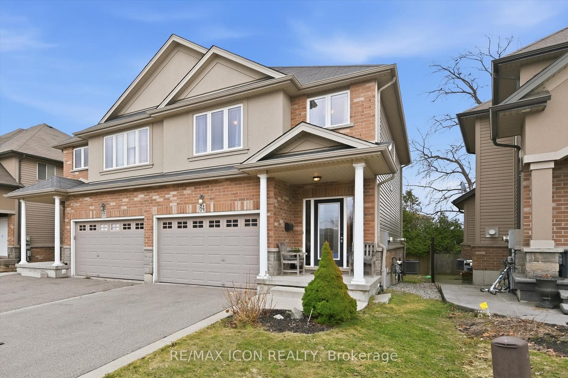 64 Springvalley Crescent photo 1