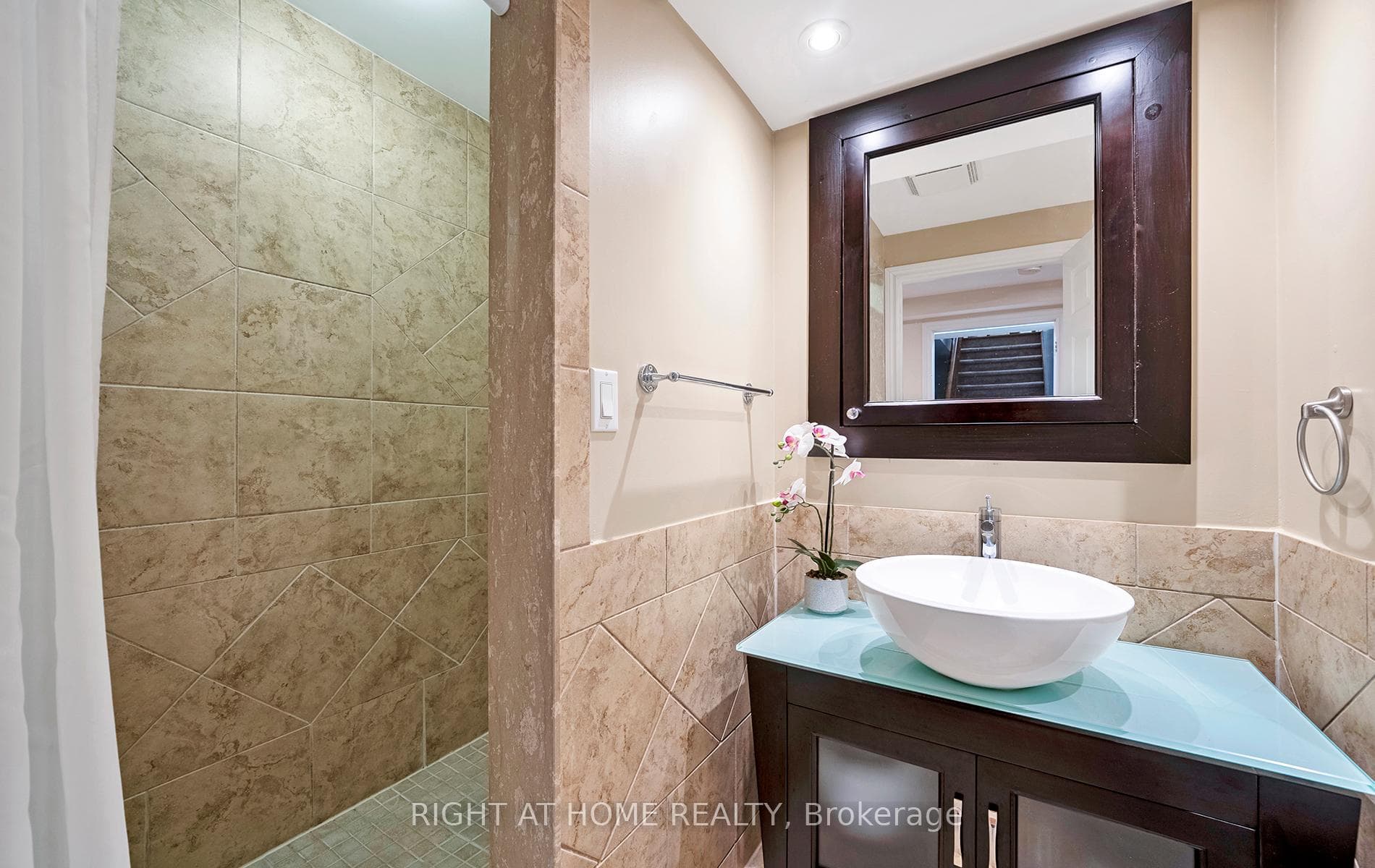 35 Sadler Crescent photo 36