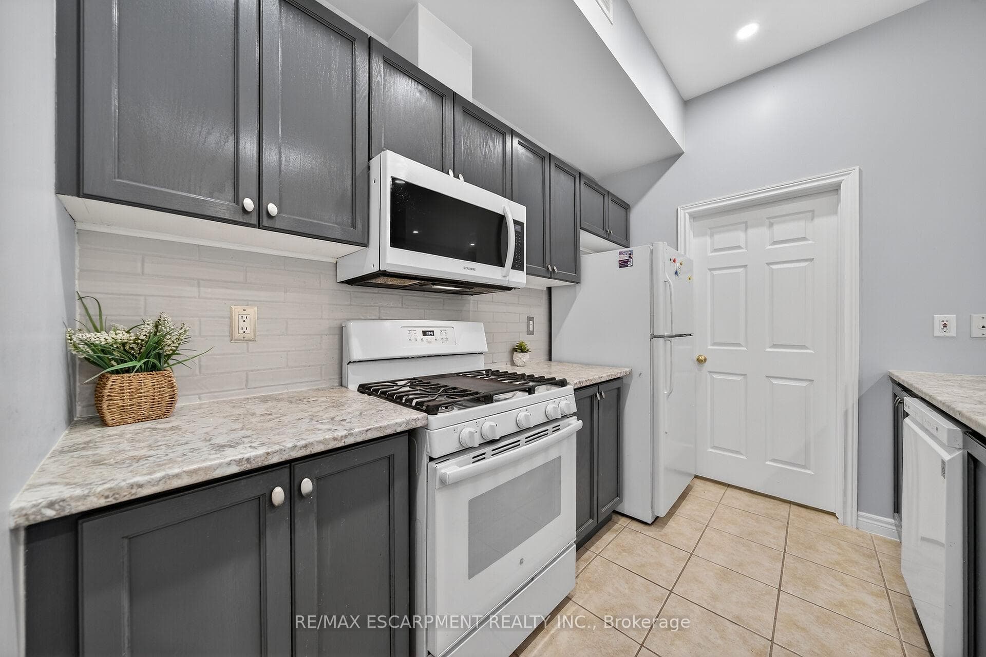 60 Natalia Avenue Unit 4 photo 22