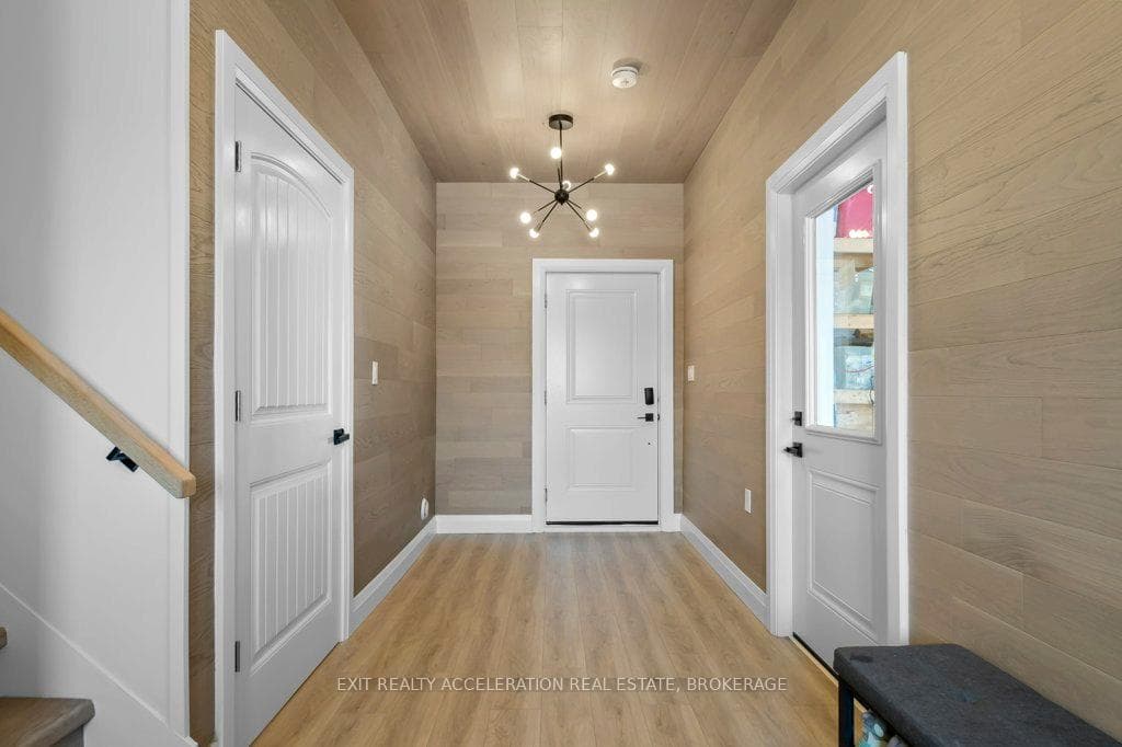 95 McCabe Street photo 4