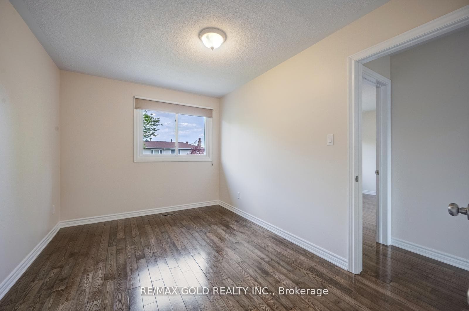 6258 Atherly Crescent photo 23