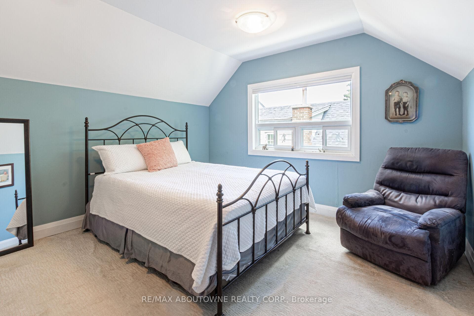 30 Wolcott Avenue photo 21