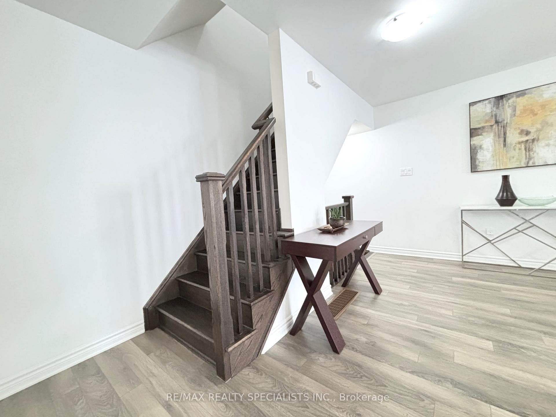 1578 Leblanc Court photo 9