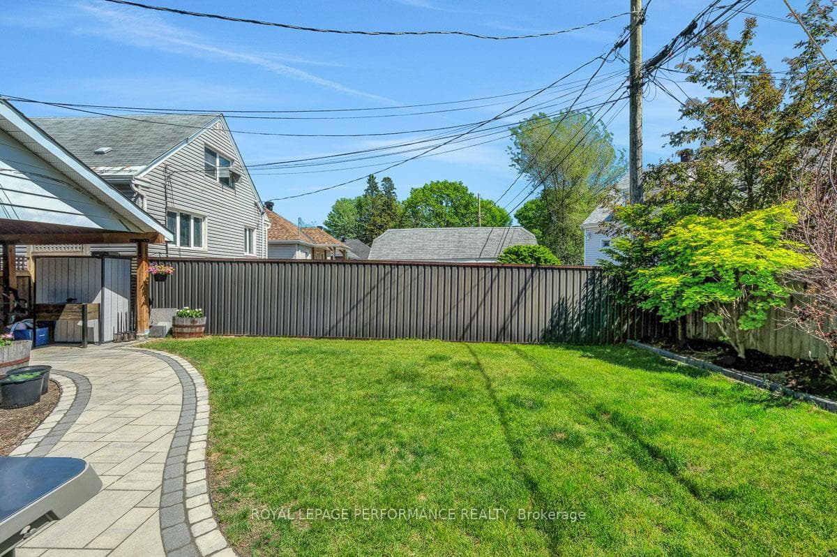 122 Vachon Avenue photo 36