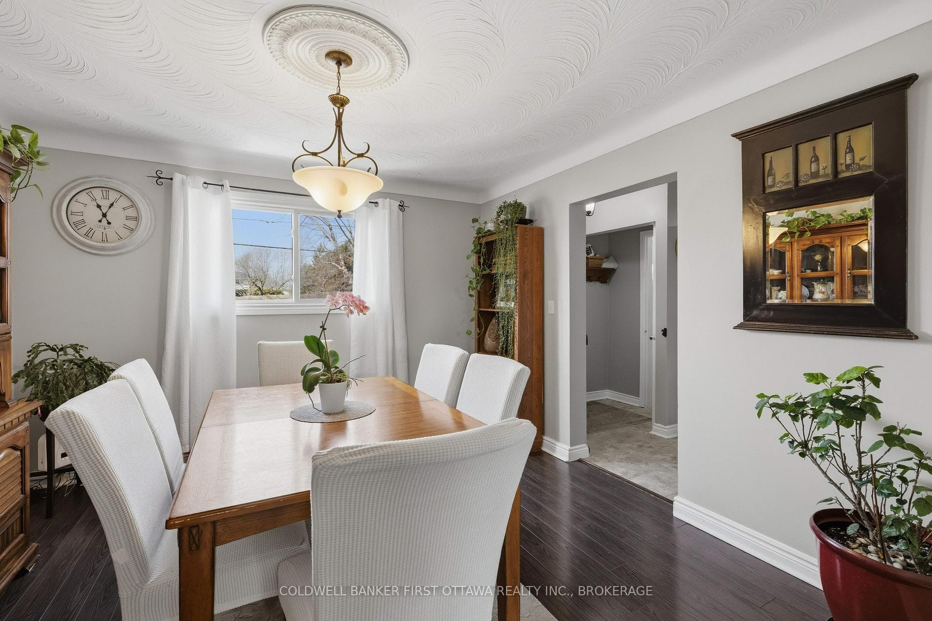 695 Laidlaw Crescent photo 17
