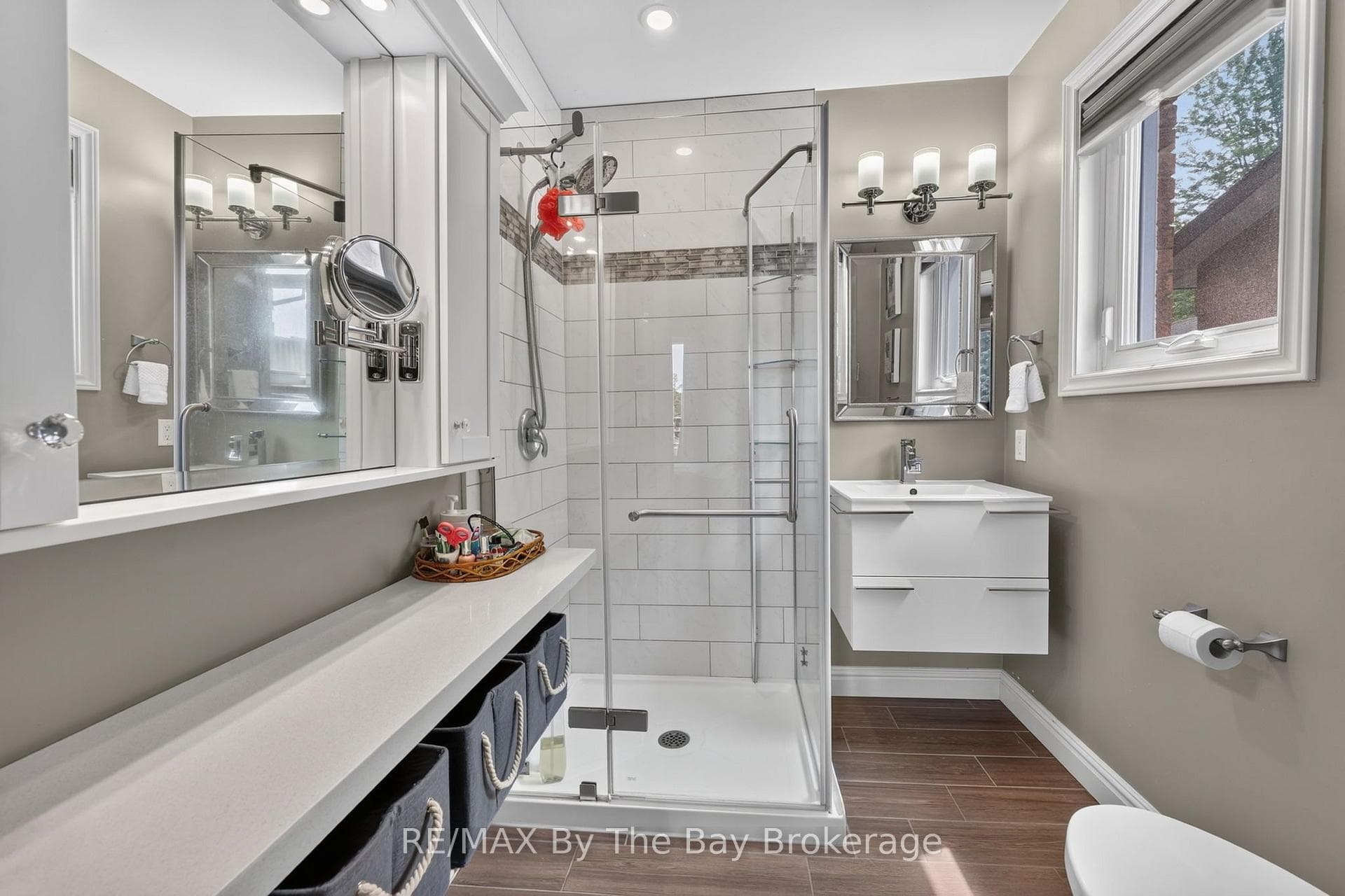1434 RIVER Road photo 20
