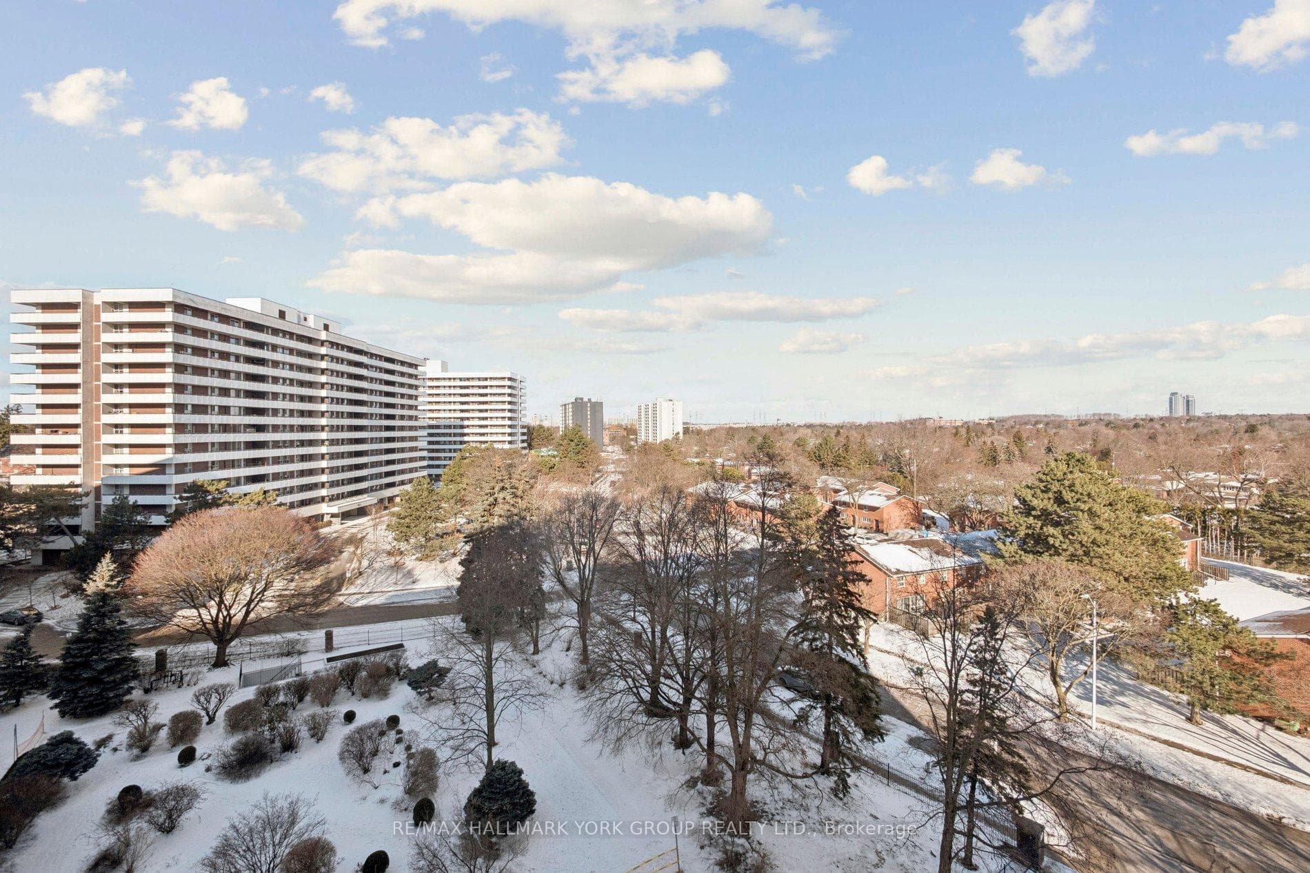 50 Inverlochy Boulevard Unit 810 photo 35