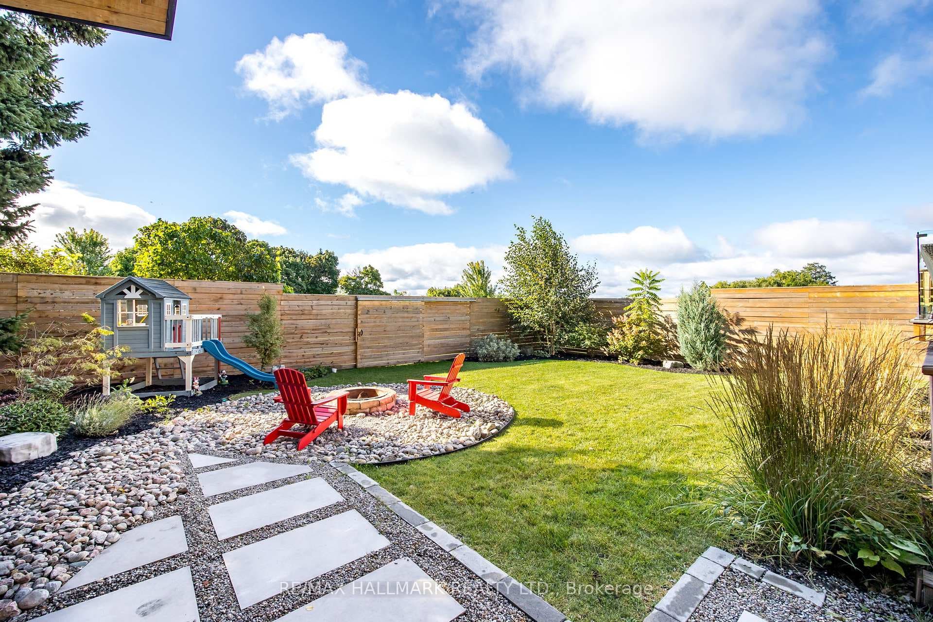 32 Lyme Regis Crescent photo 33