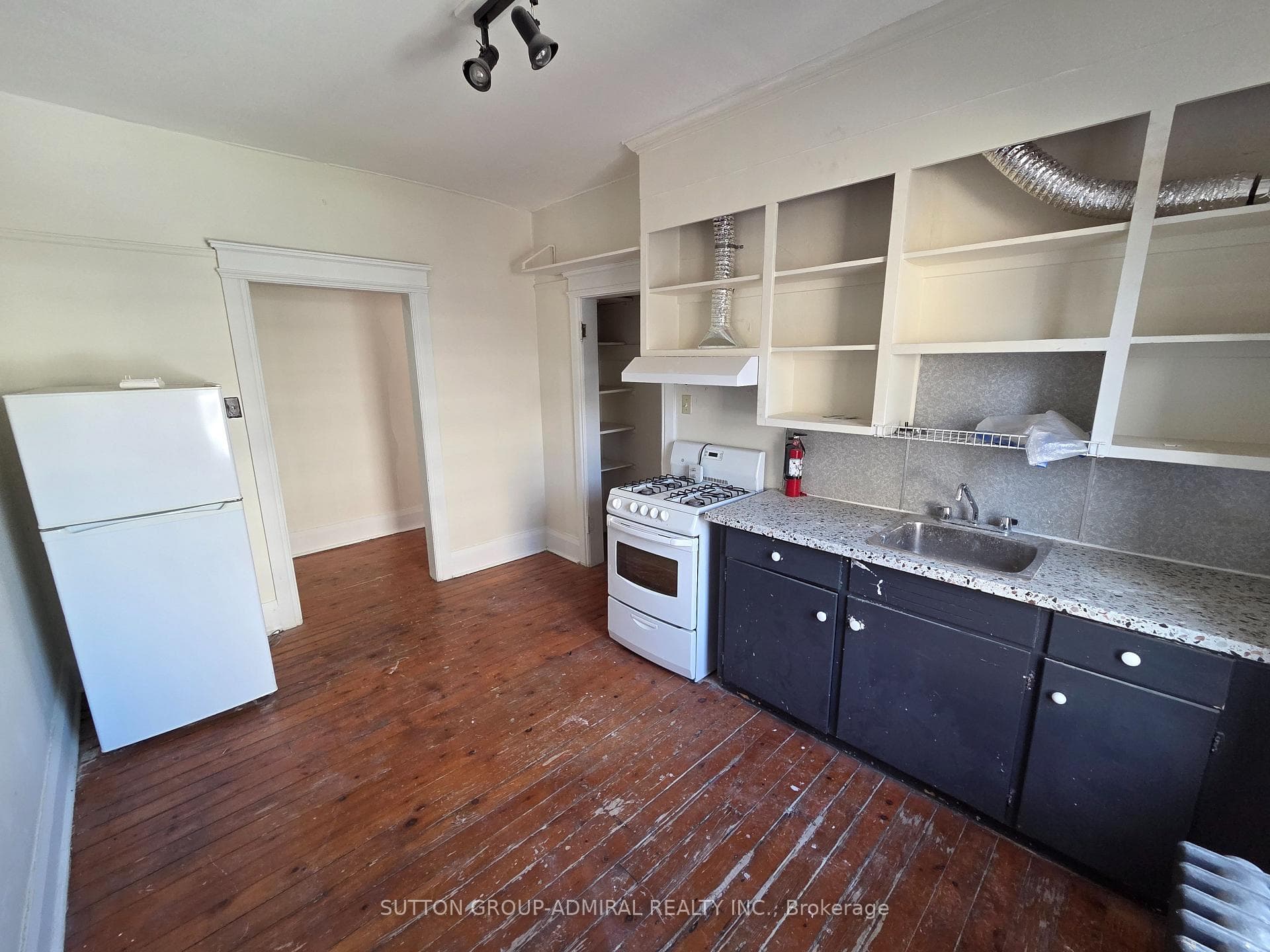 1266 Yonge Street Unit 4 photo 5