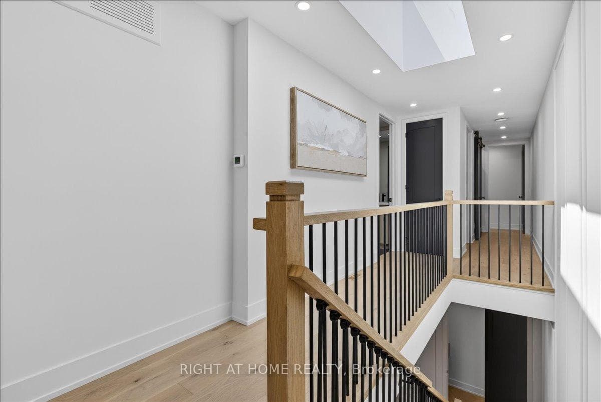 15B ROSEMEADE Avenue photo 19