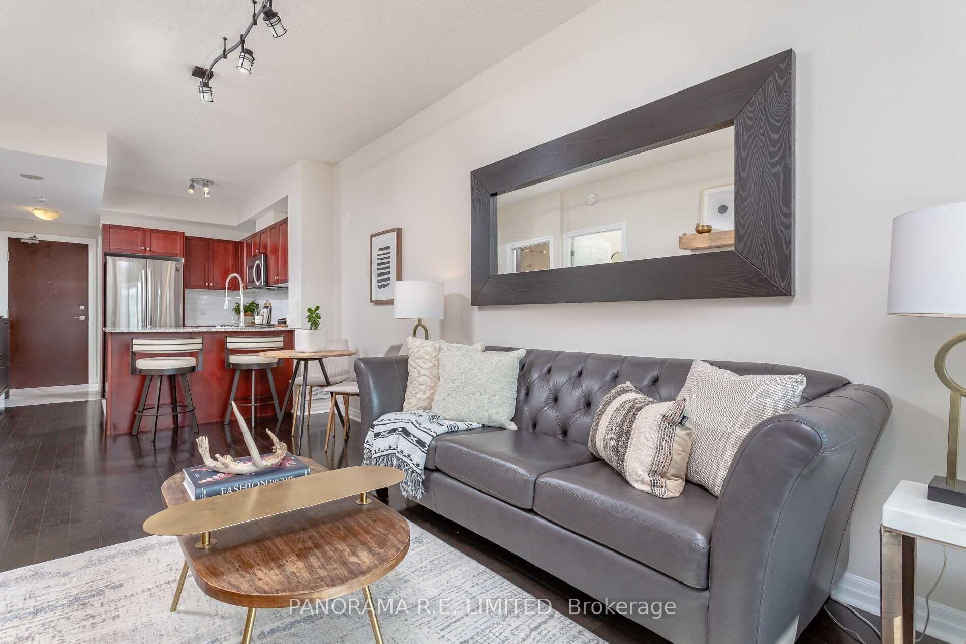 1359 Rathburn Road Unit 210 photo 6