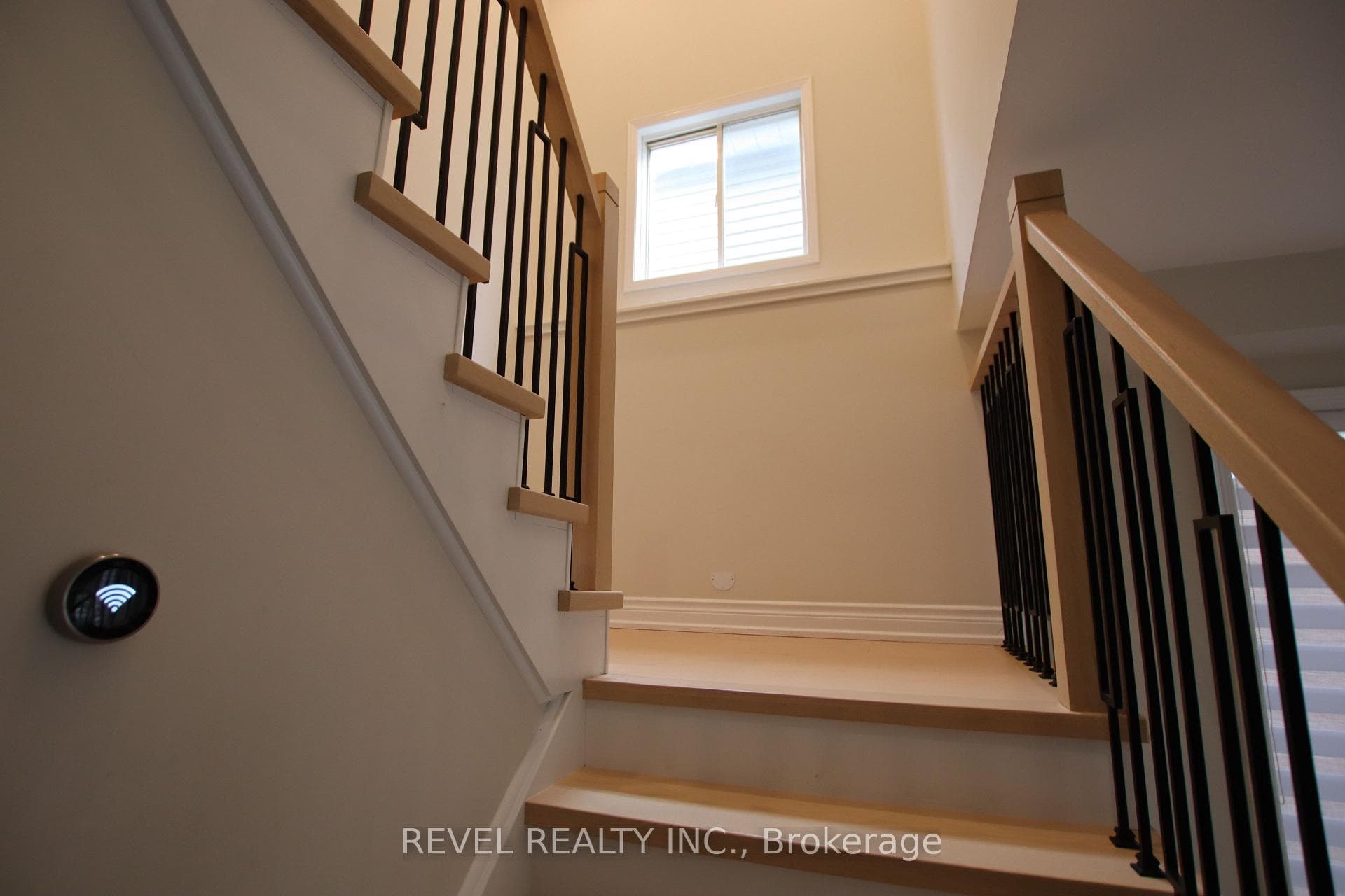 133 Rouge Forest Crescent Unit Upper photo 16