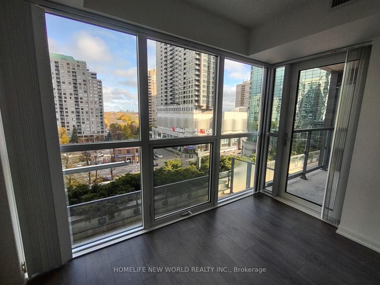 5162 Yonge Street Unit 608 photo 3