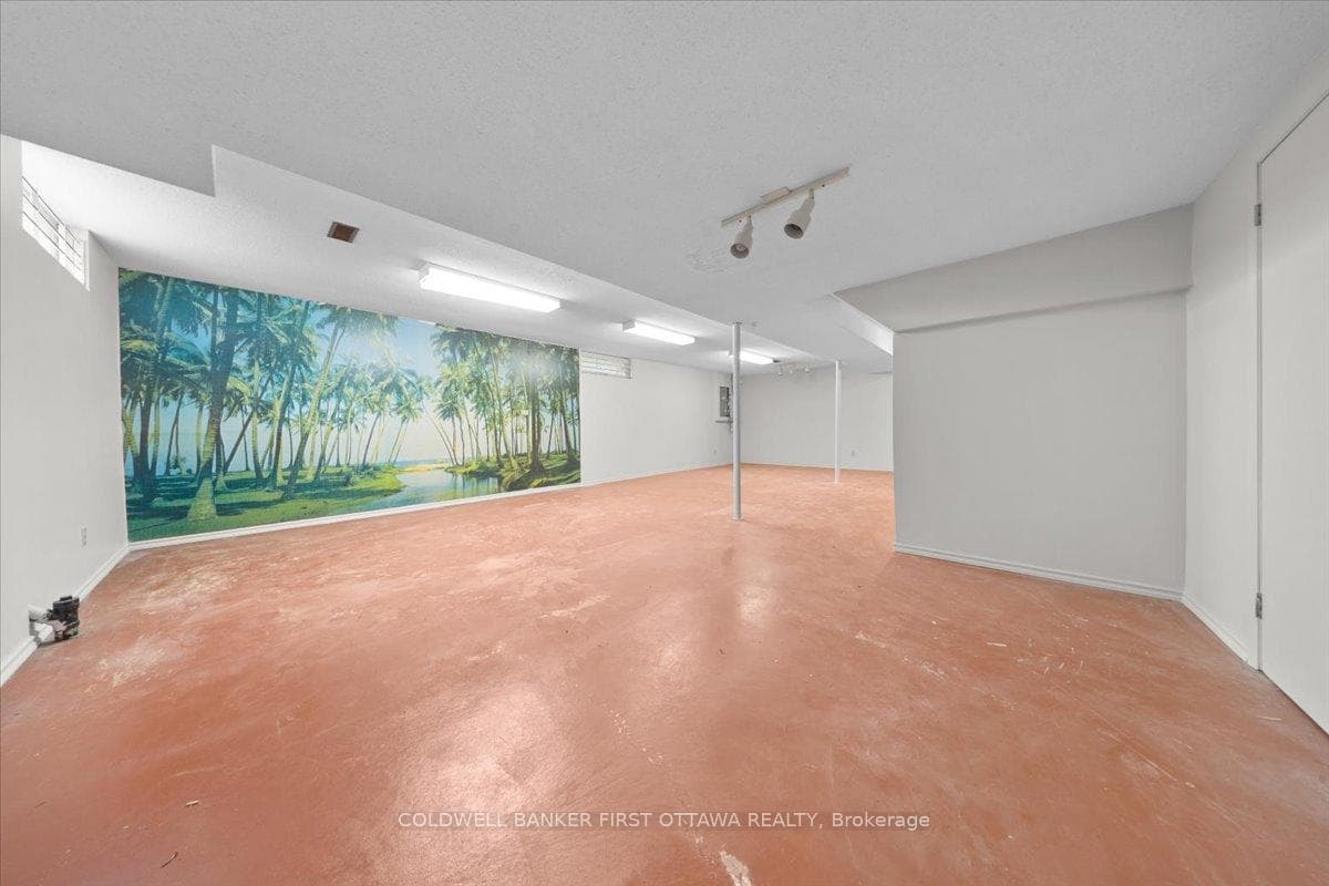 1841 Thistleleaf Crescent photo 33