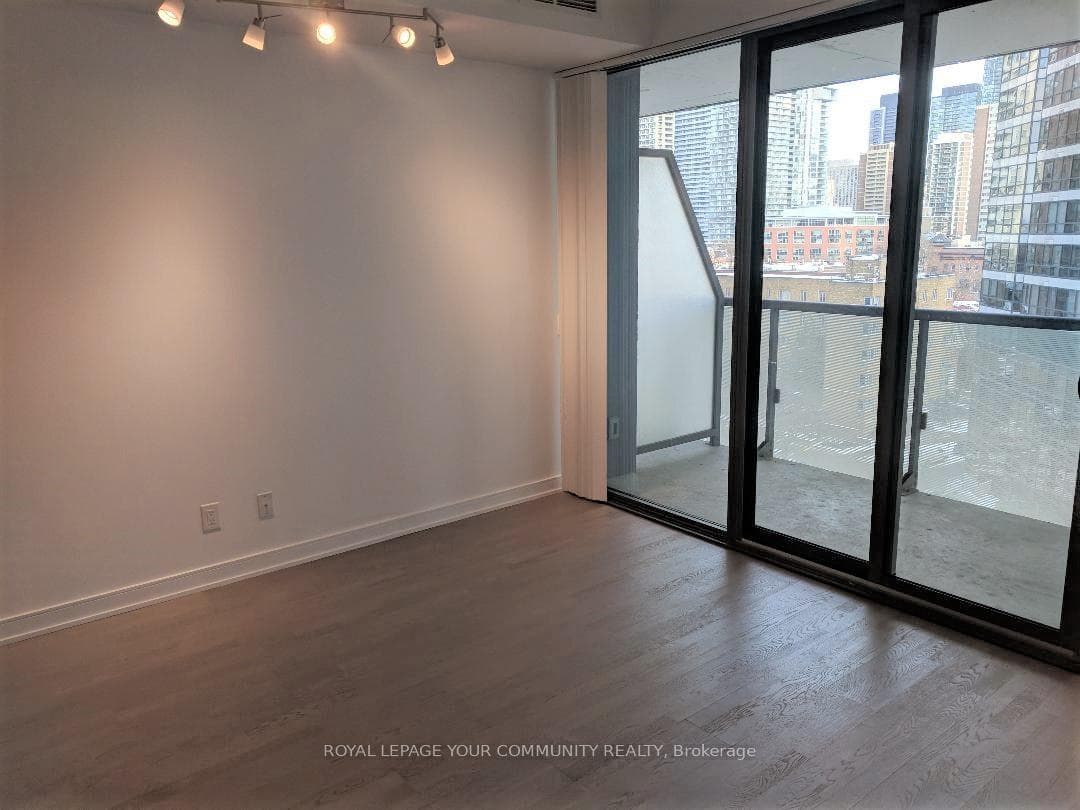 57 St Joseph Street Unit 902 photo 3