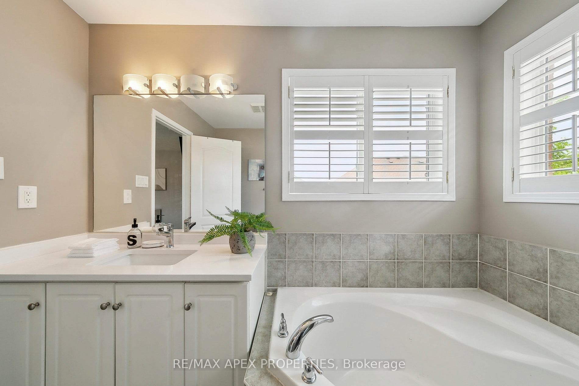 3815 Talias Crescent photo 23