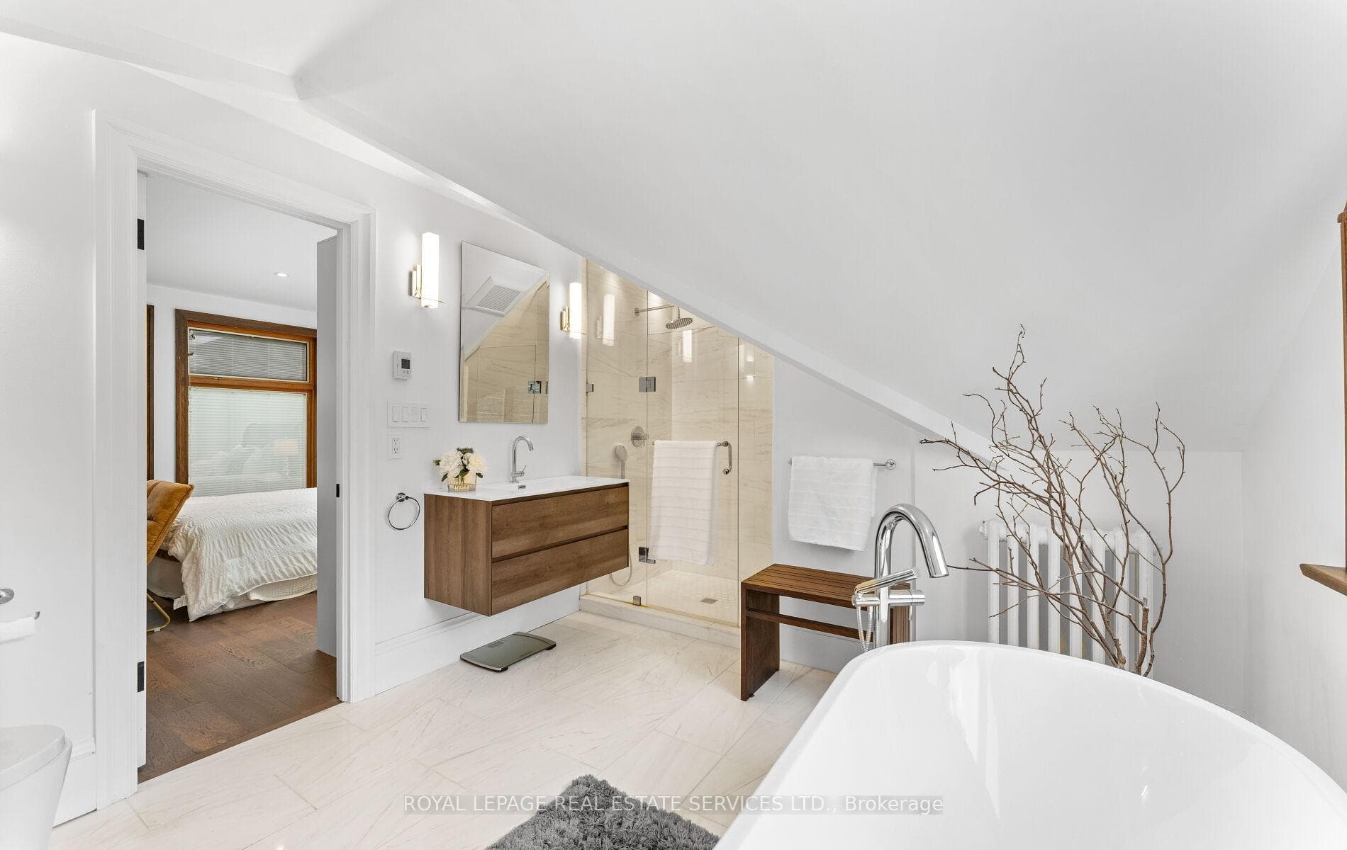 24 Mann Avenue photo 28