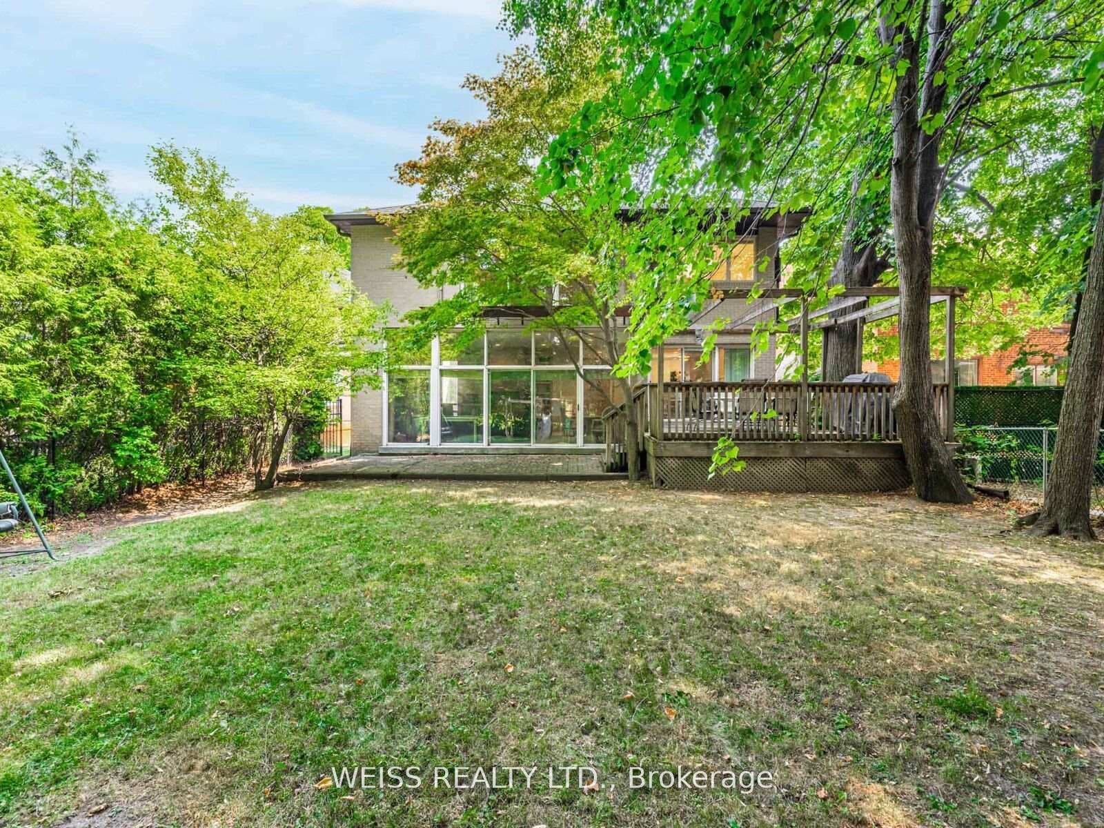 14 Northmount Avenue photo 38