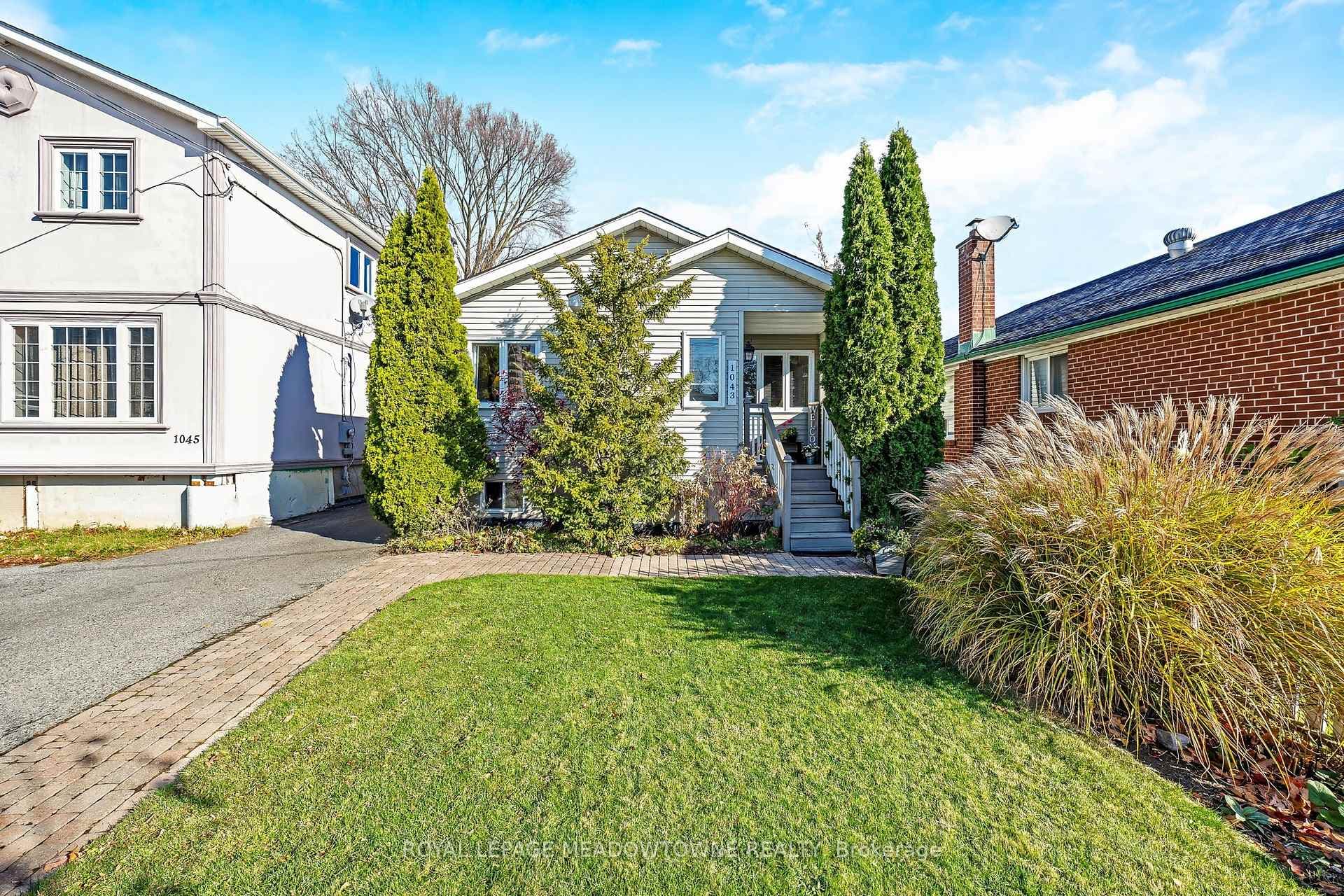 1043 Cawthra Road photo 1