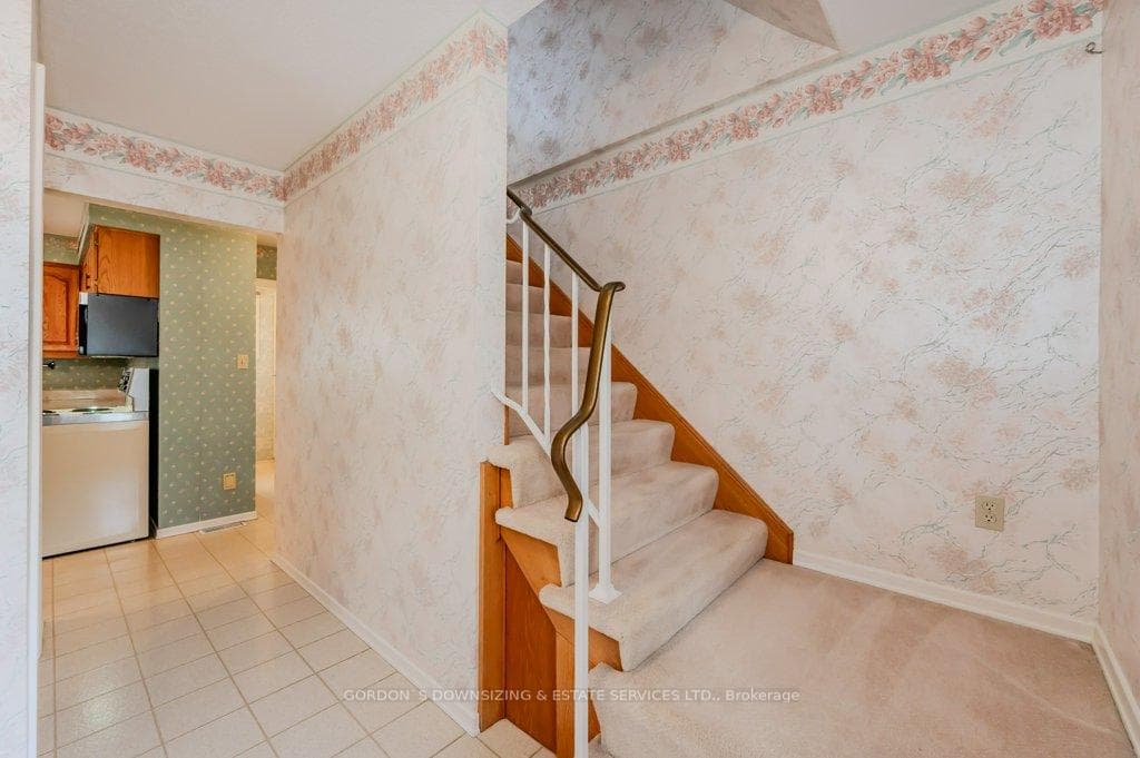 389 Dunvegan Drive photo 7