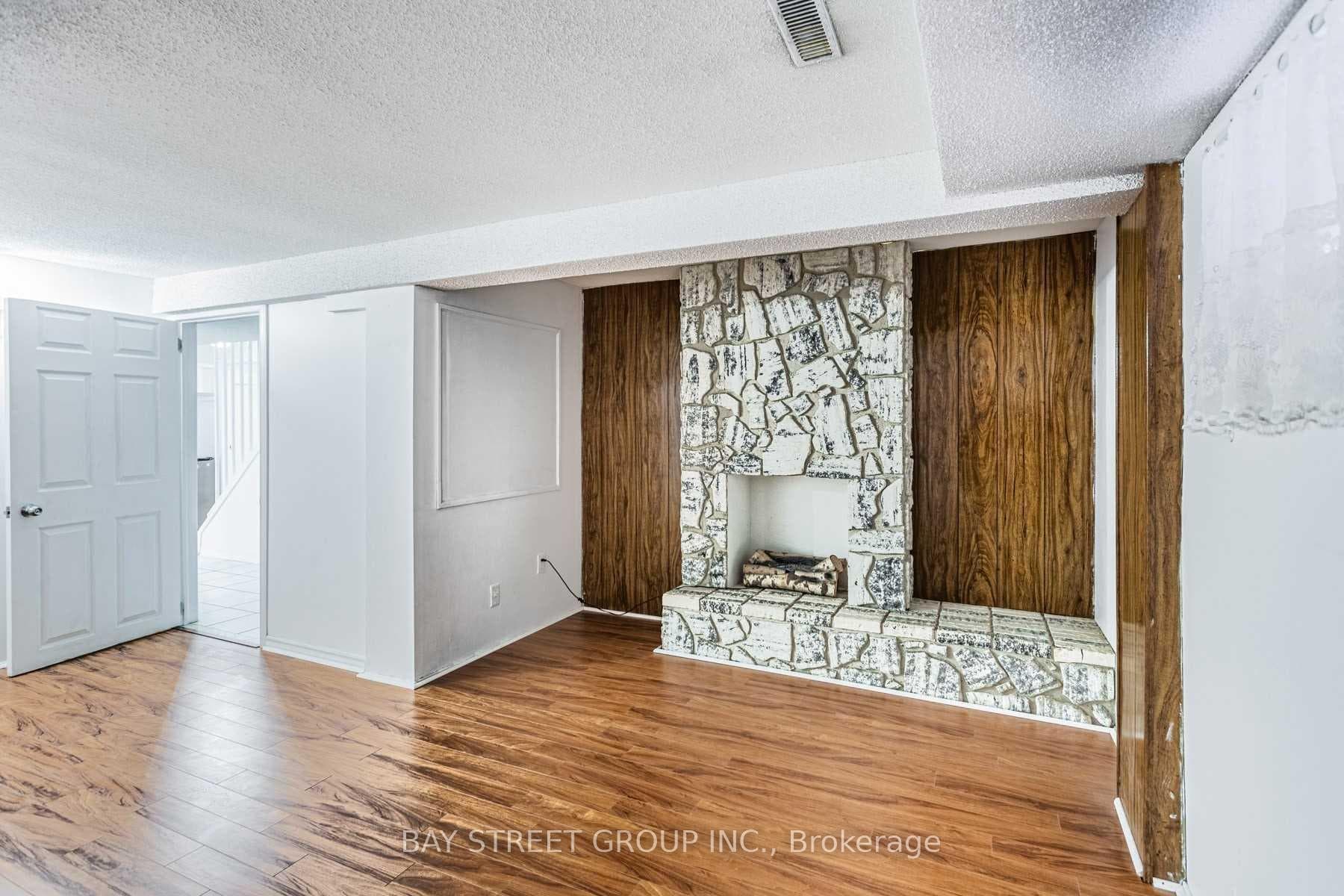 197 Goldhawk Street Unit Bsmt photo 12