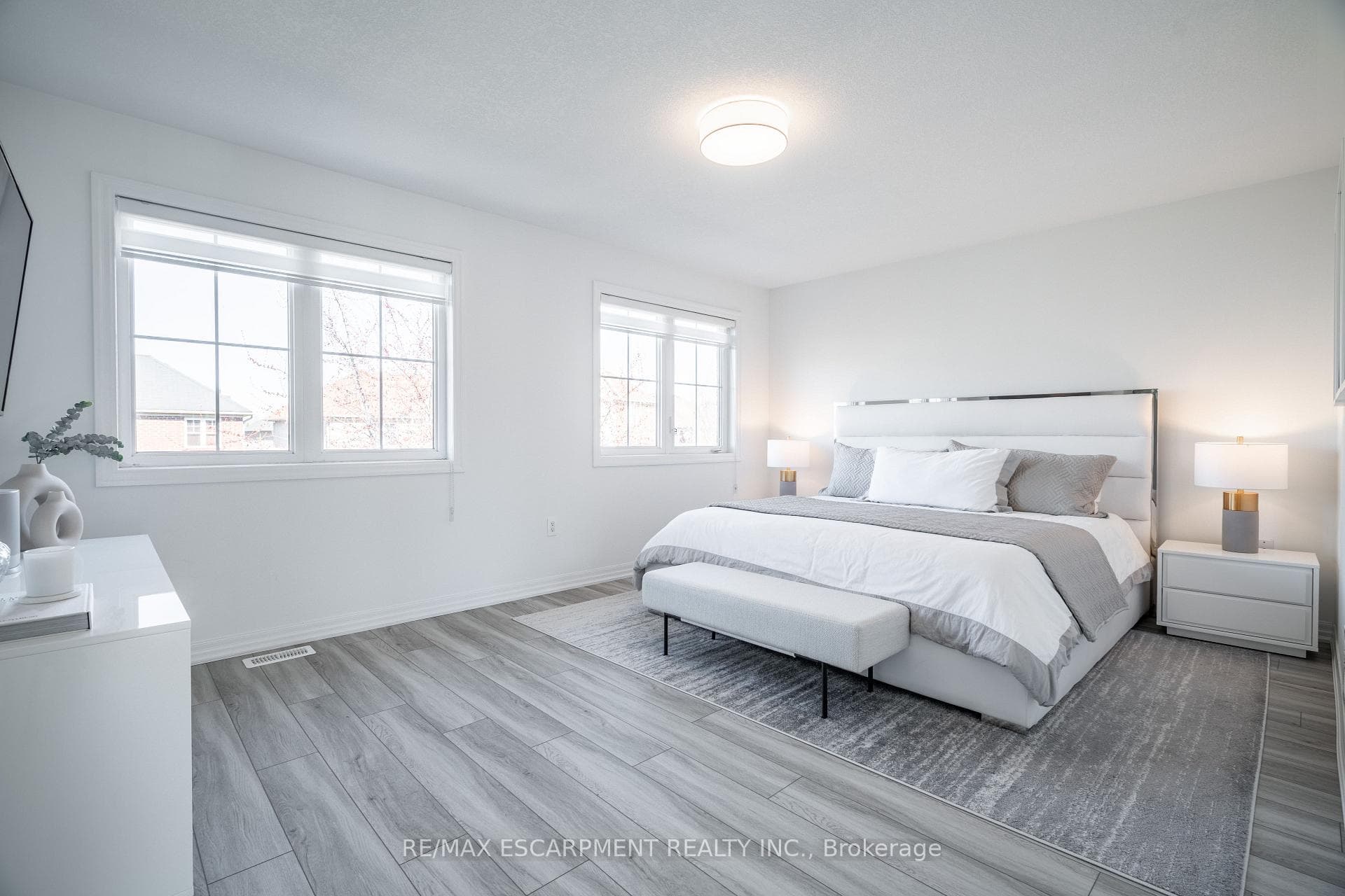 80 Montreal Circle photo 18