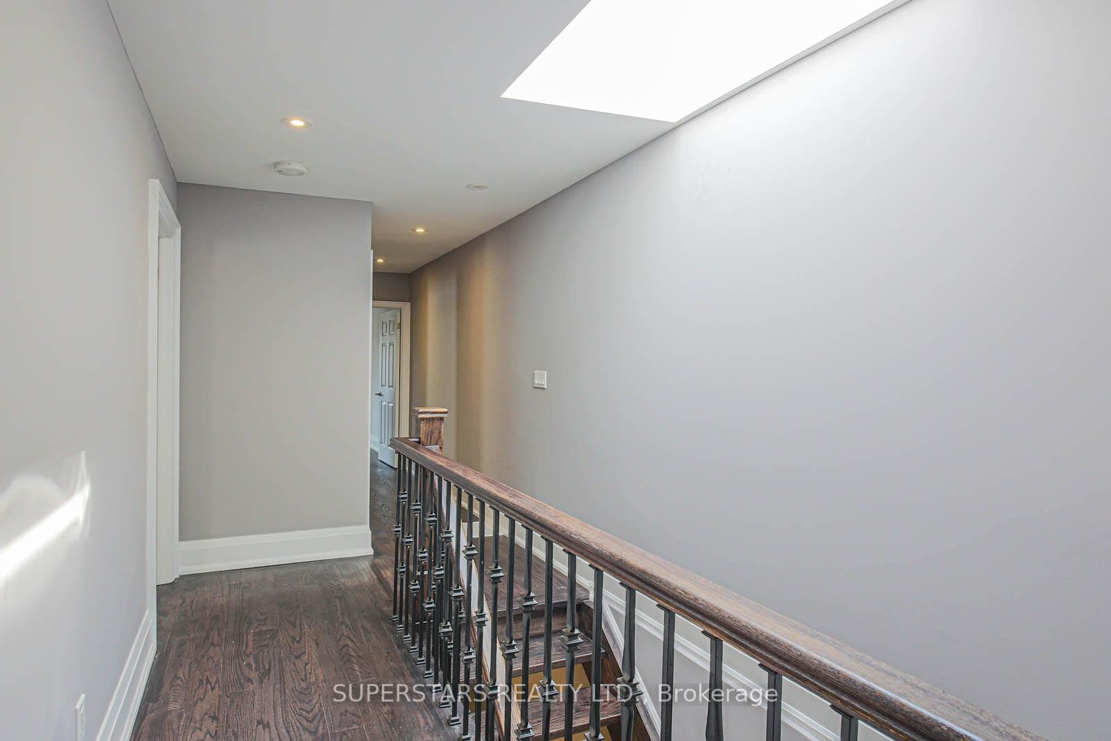 235 Victor Avenue photo 17