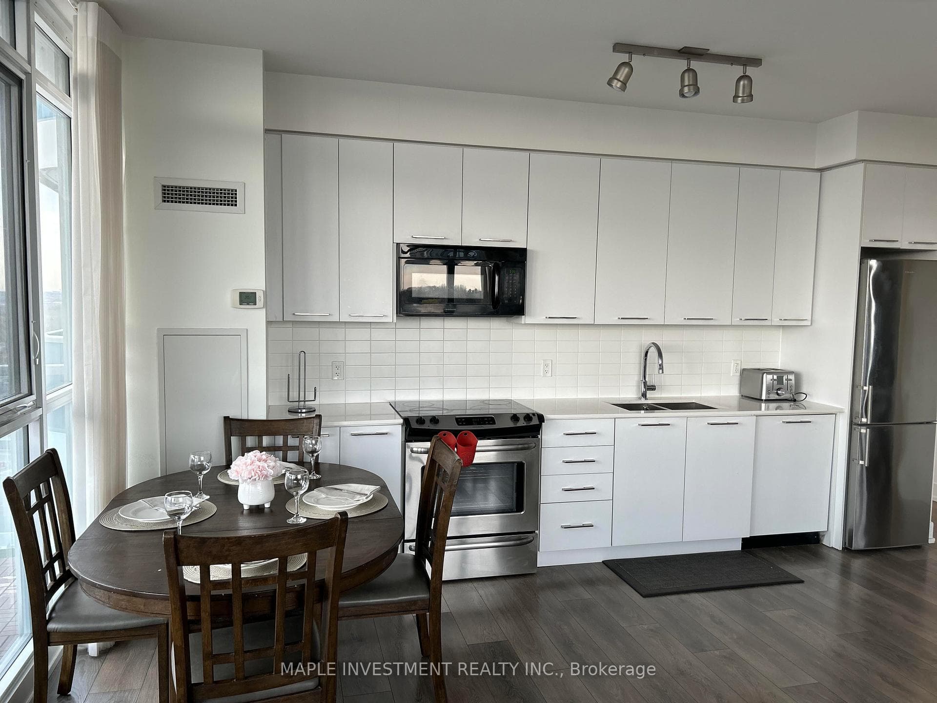 9471 Yonge Street Unit 1521 photo 22