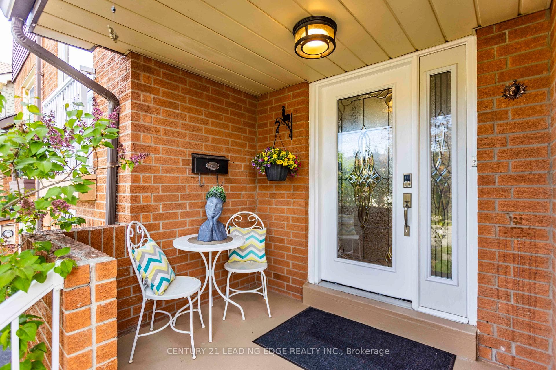 2259 Munn's Avenue photo 4