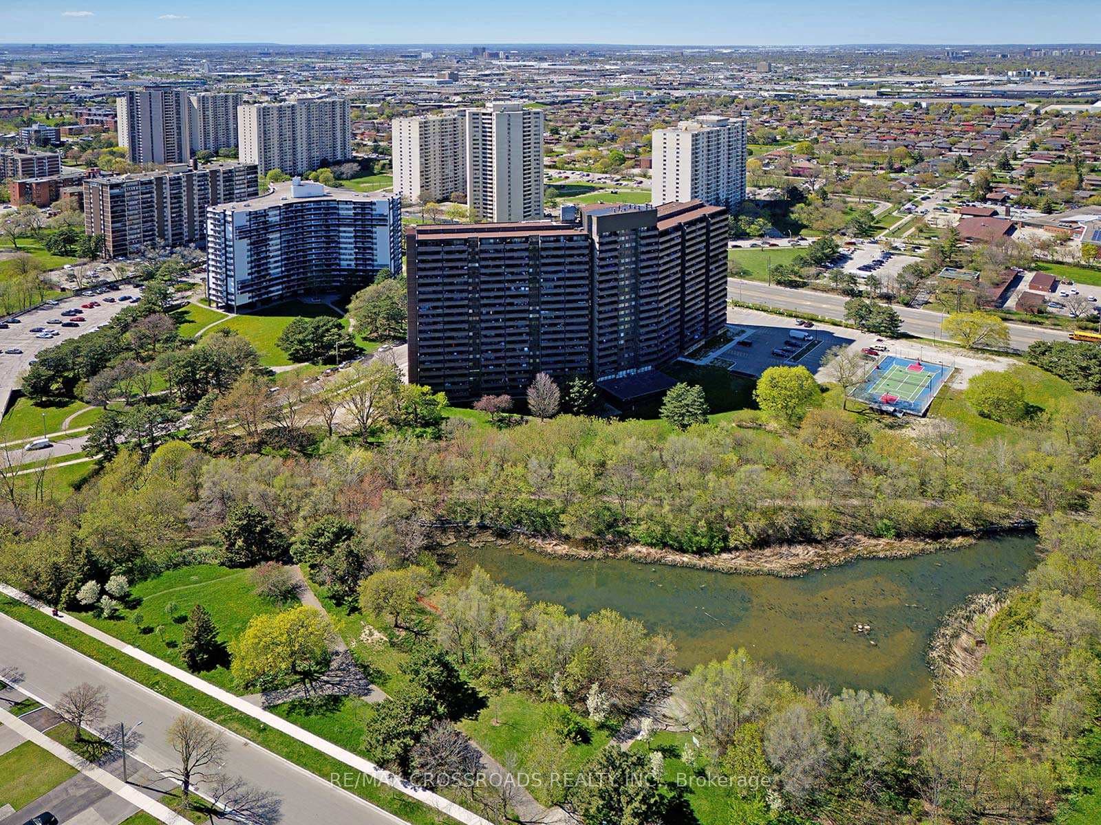 11 Wincott Drive Unit 1805 photo 3