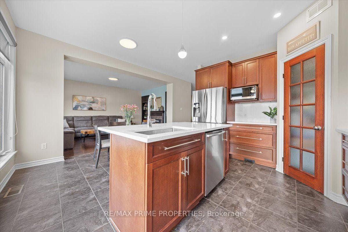 816 Azure Street photo 14
