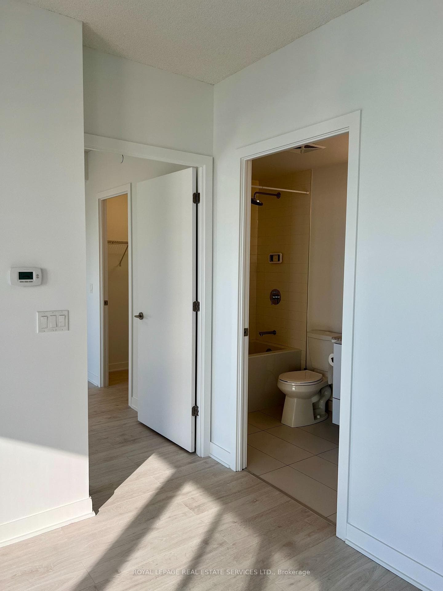 2221 Yonge Street Unit 1911 photo 12